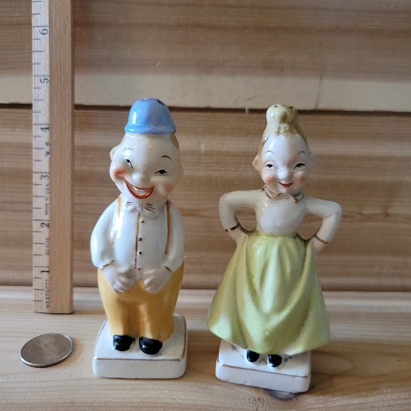 Vintage Salt and Pepper Shakers - Picture 1 of 5